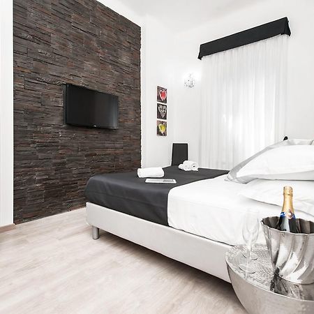 Black Rooms Colosseo روما الغرفة الصورة